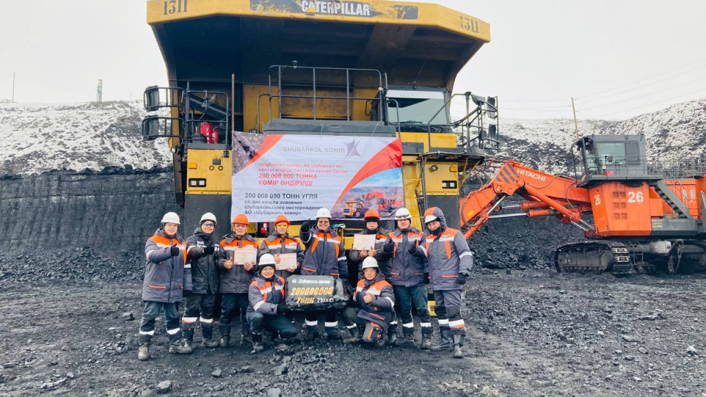 Горняки АО «Шубарколь комир» добыли 200 млн тонн угля со дня основания предприятия 